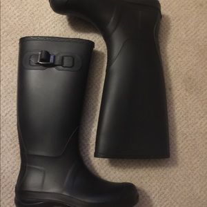 Kamik rain boots black